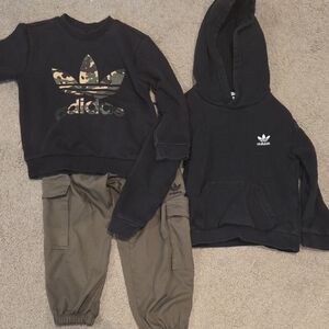 Adidas 4T Set of sweats